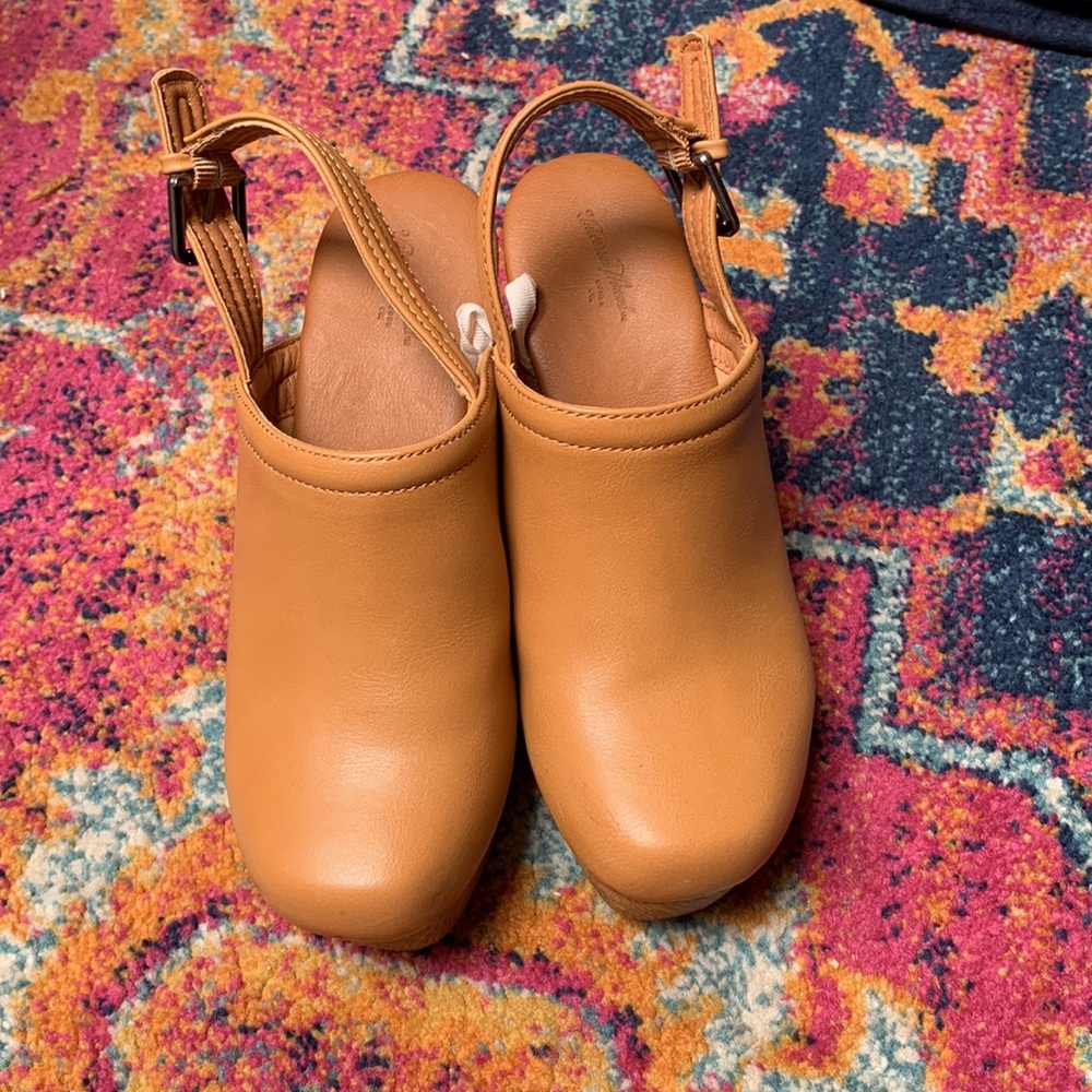 Universal Thread Healed Clogs!! - Picture 2 of 5
